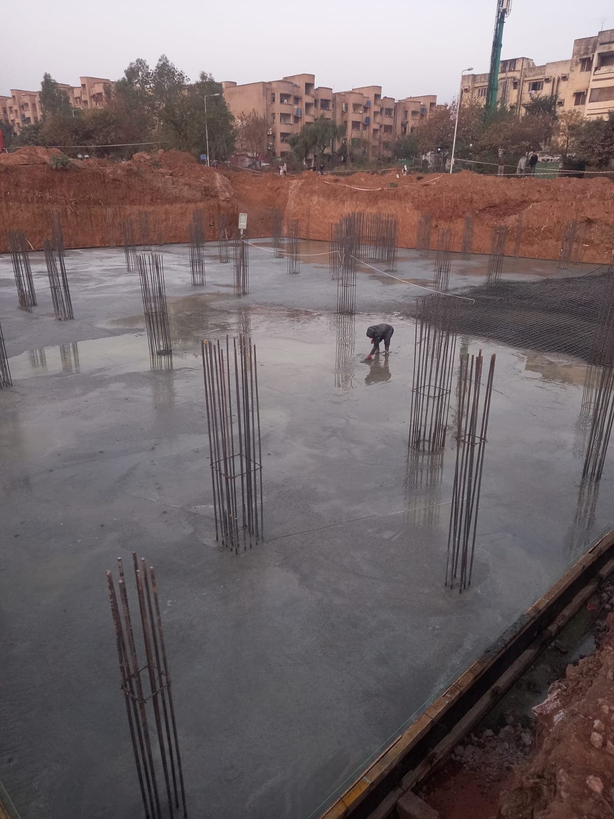 Building raft foundation with column rebar starters