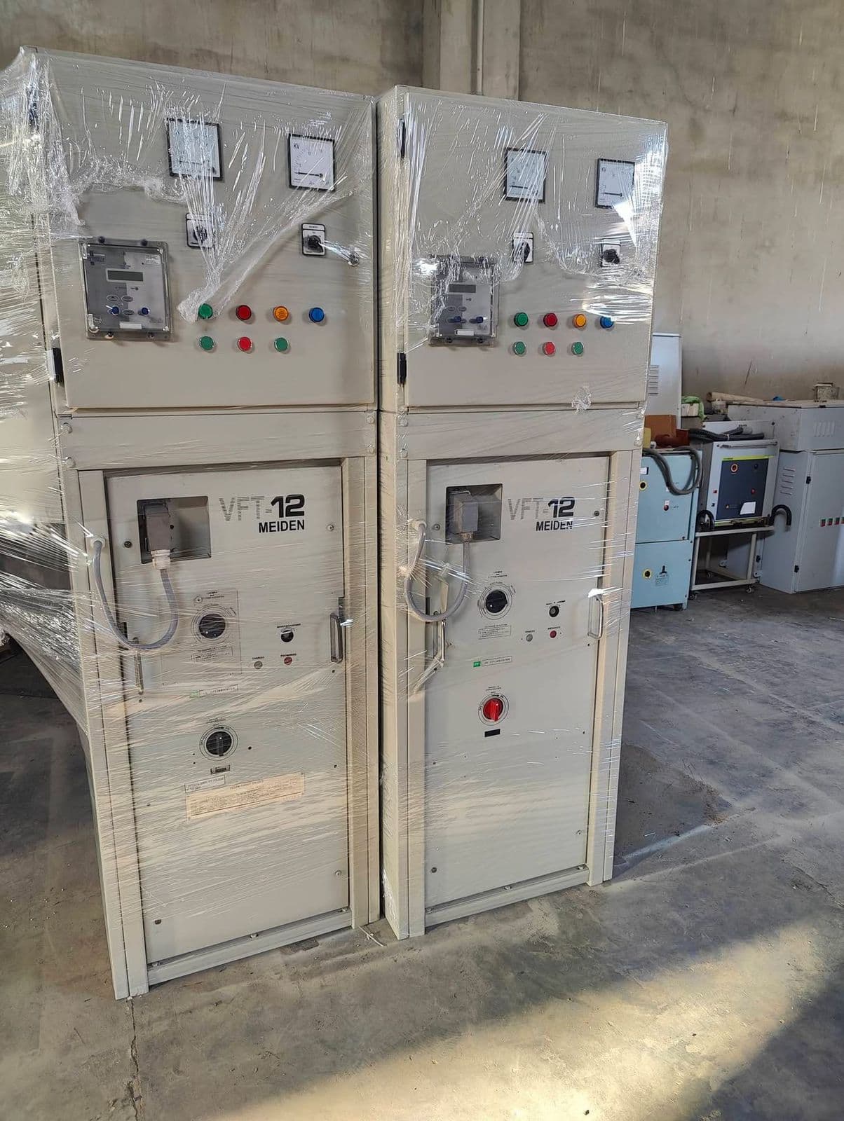 Vacuum circuit breaker (VCB) switchgear panels